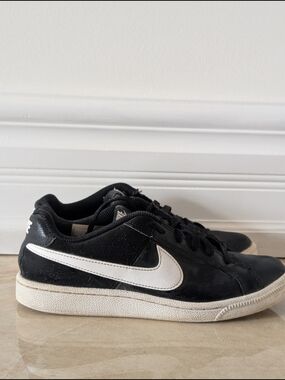 Nike Court Royal Black & White Women's Tennis Shoe Sneakers - US 6
